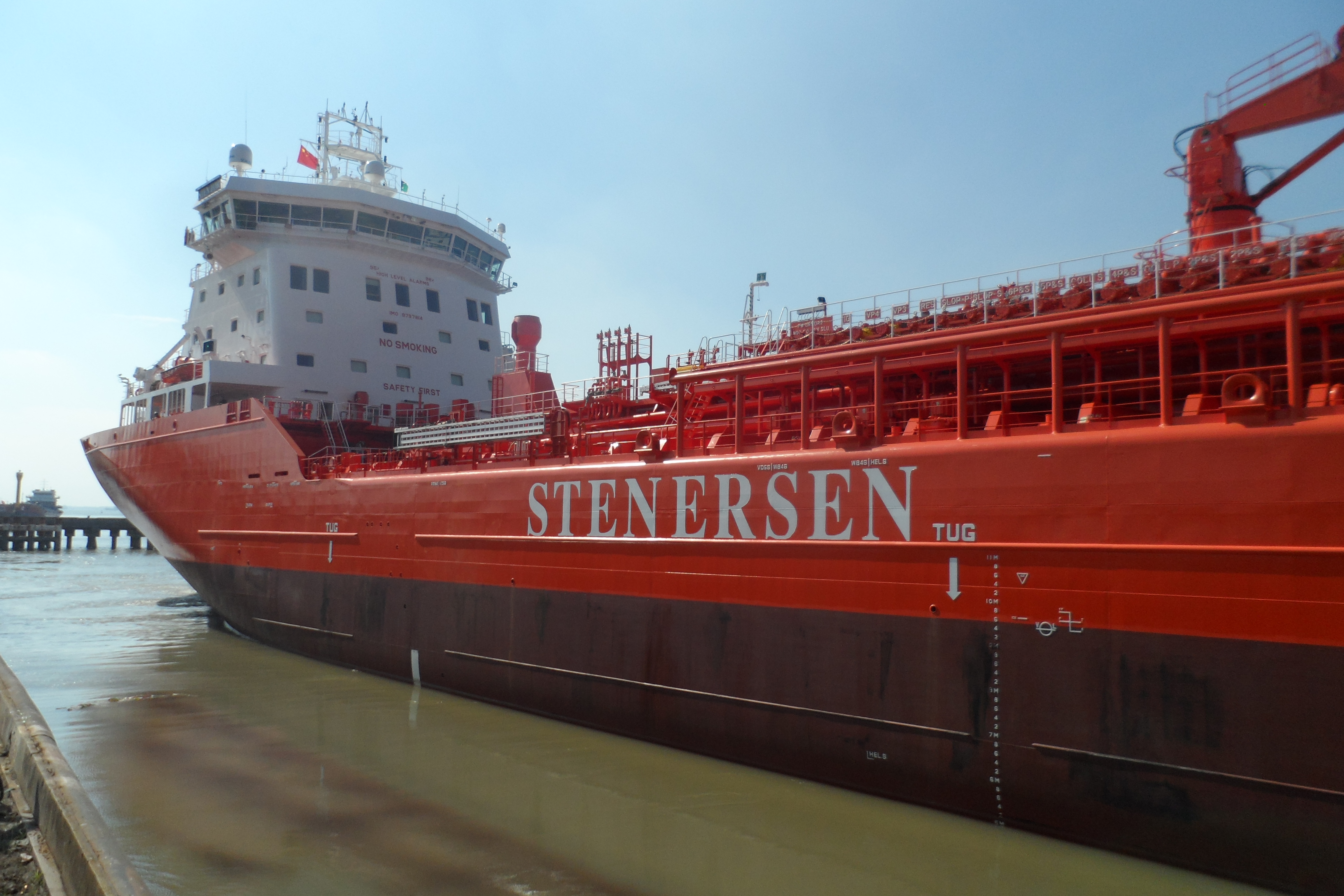 Energy storage and fuel cell systems for hybrid short sea merchant vessels