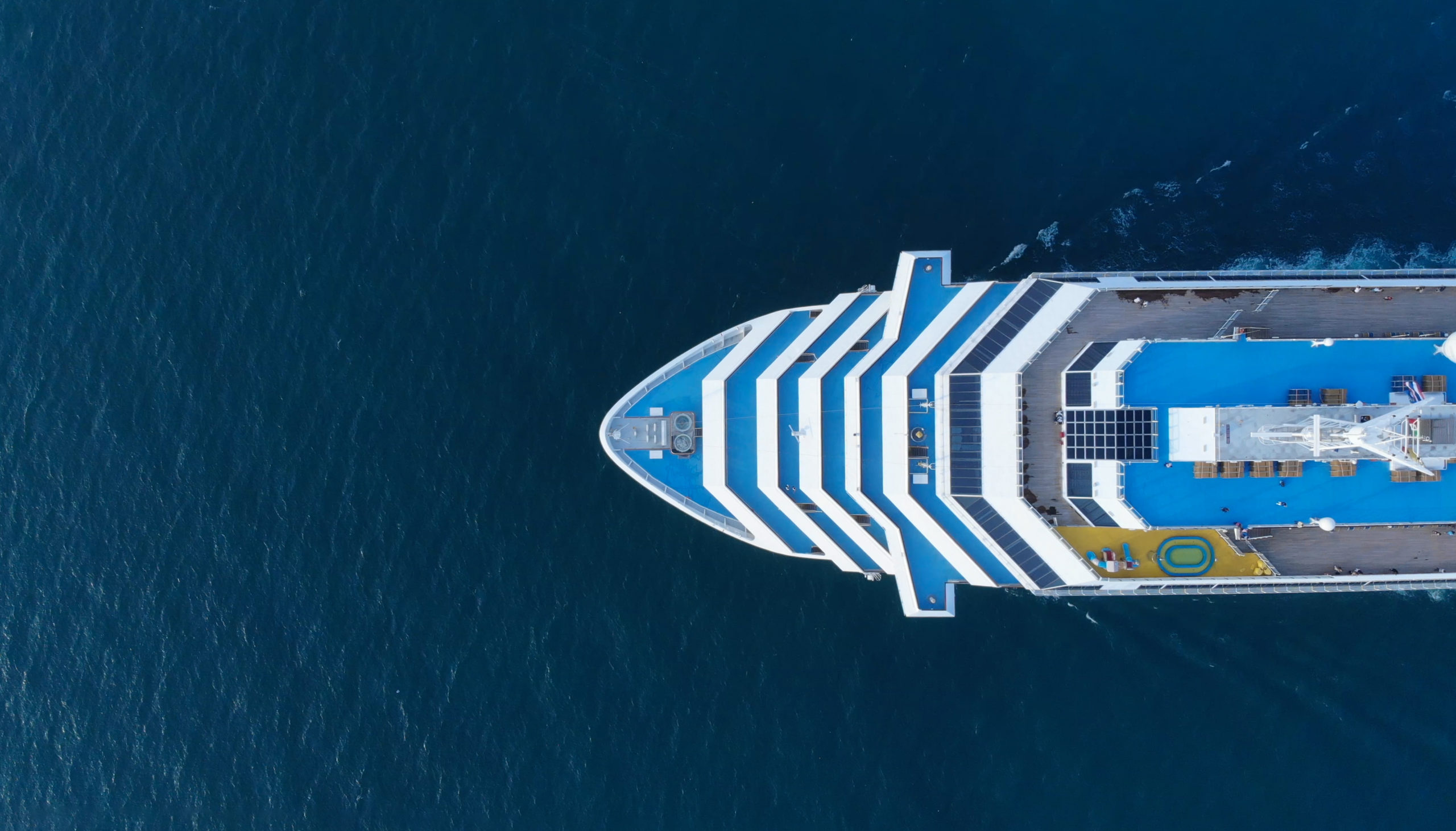 Energy storage and fuel cells systems for hybrid electric ferries and cruise ships