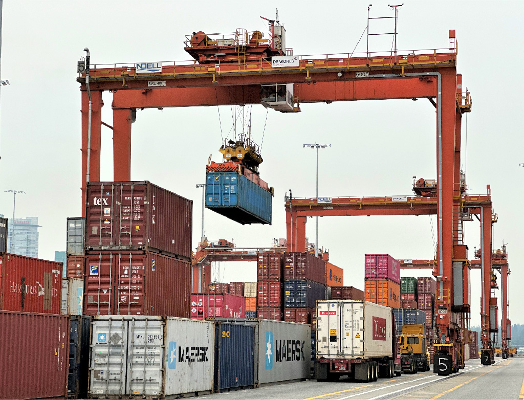 DP World RTG crane